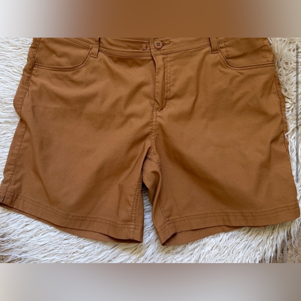 PrANa Halle Tan Shorts- Size 6 5” Inseam NWOT